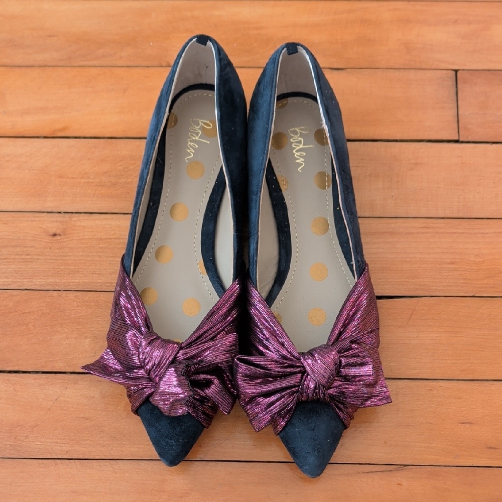 Boden Women's Navy Flats with Purple Bow